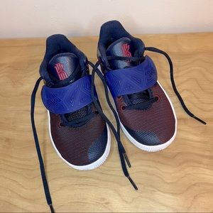 Nike Kyrie Flytrap III Youth Basketball Shoes